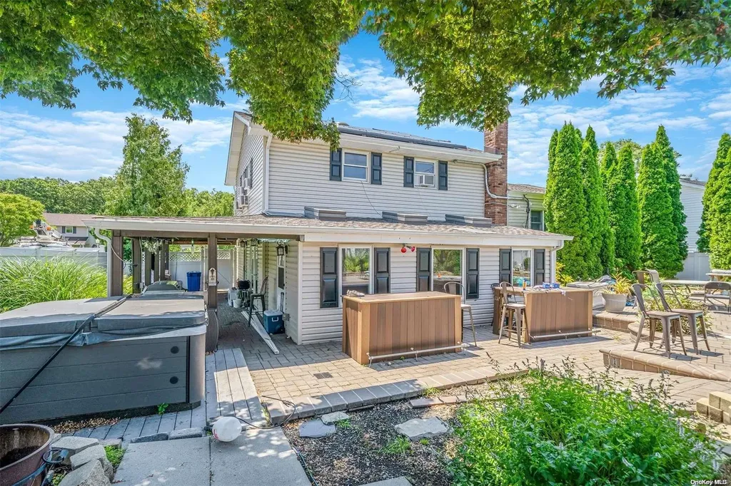 21 Glen Lane Kings Park NY 11754