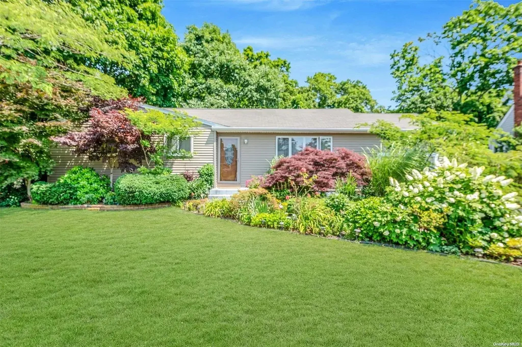 5 Albert Street Shoreham NY 11786