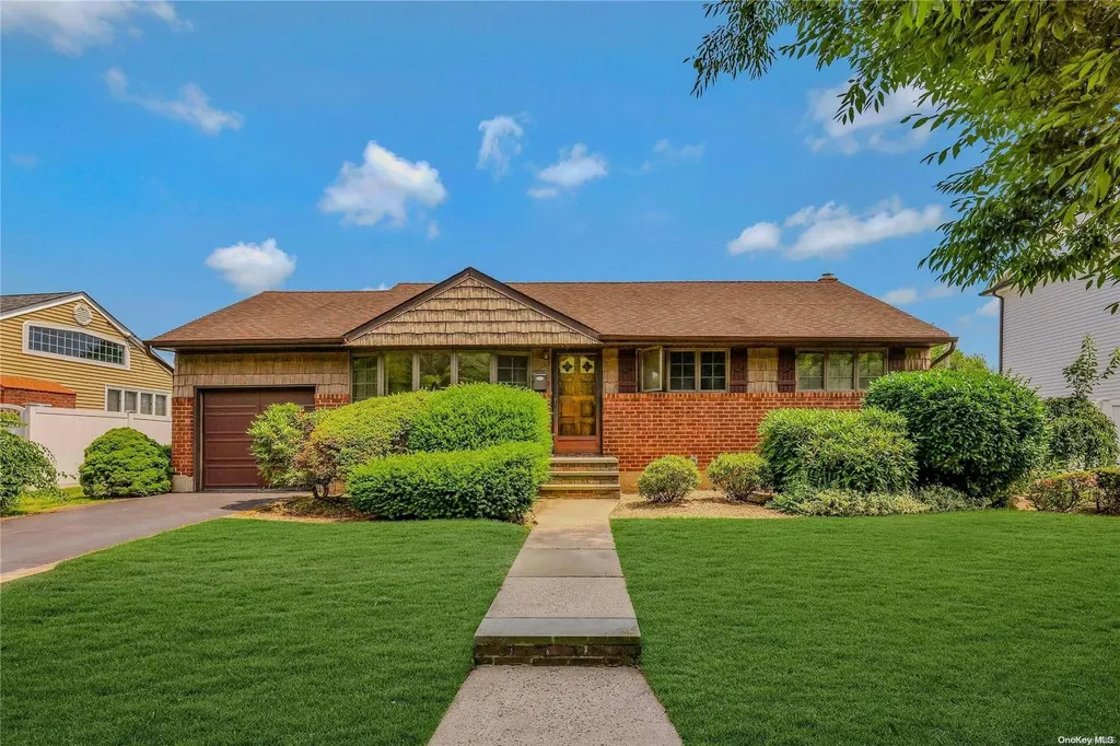 46 Colonial Road Old Bethpage NY 11804