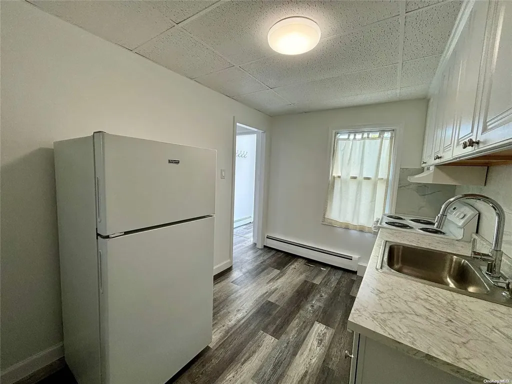 21 Stuart Road Shirley NY 11967