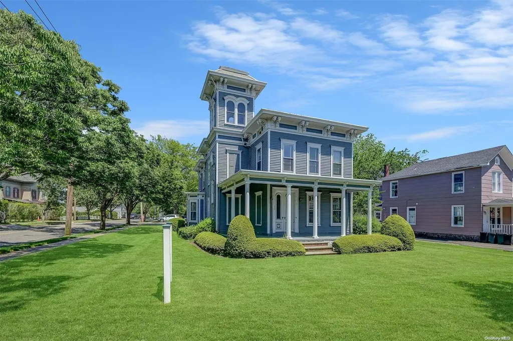 456 Griffing Avenue Riverhead NY 11901