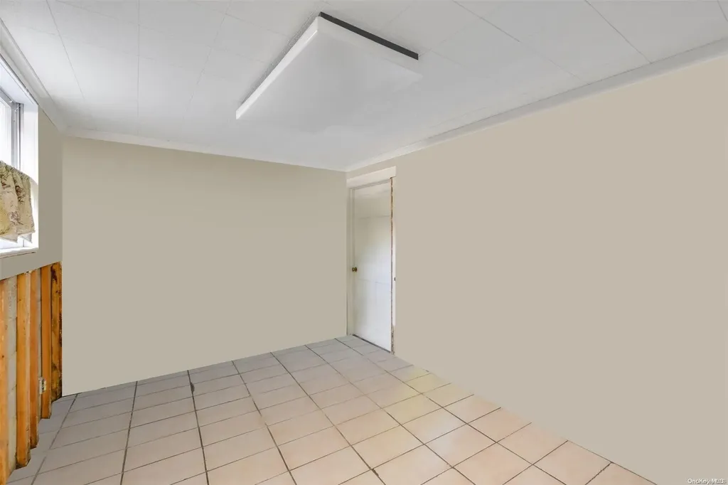 456 Griffing Avenue Riverhead NY 11901