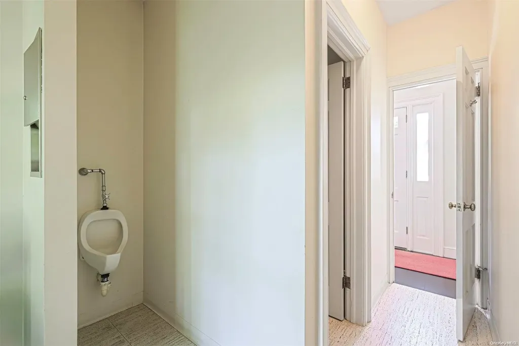 456 Griffing Avenue Riverhead NY 11901