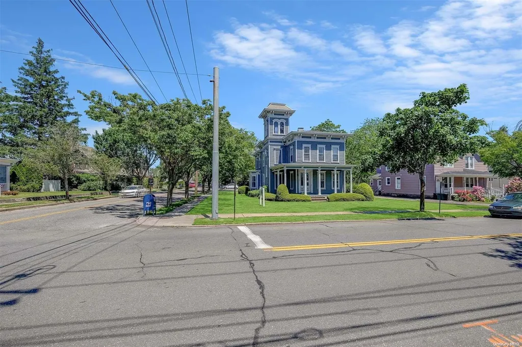 456 Griffing Avenue Riverhead NY 11901