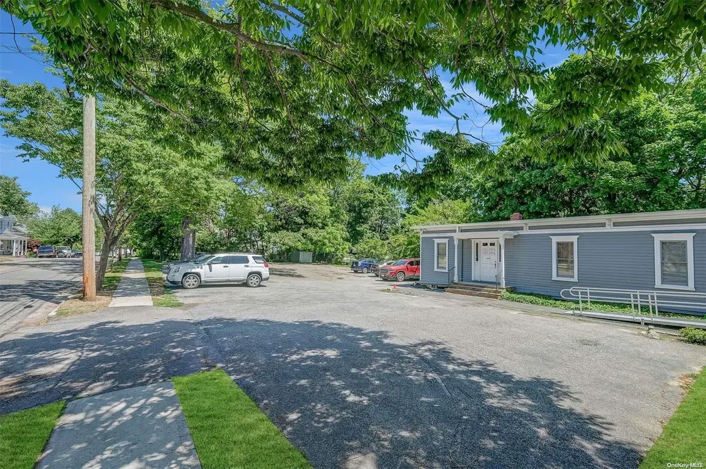 456 Griffing Avenue Riverhead NY 11901