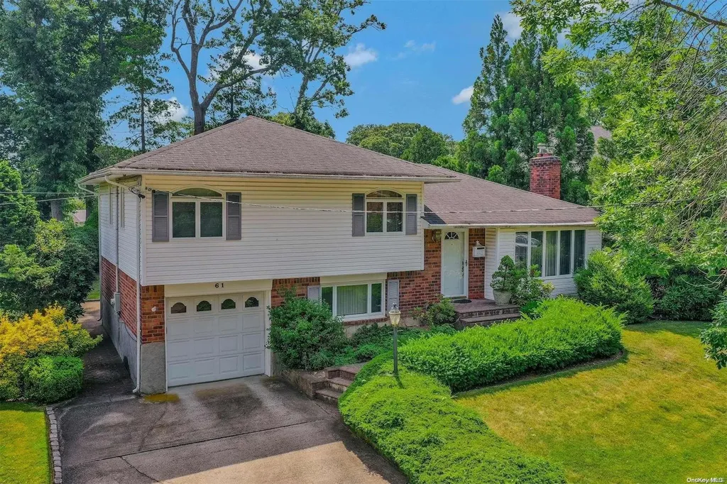 61 Hill Drive Oyster Bay NY 11771