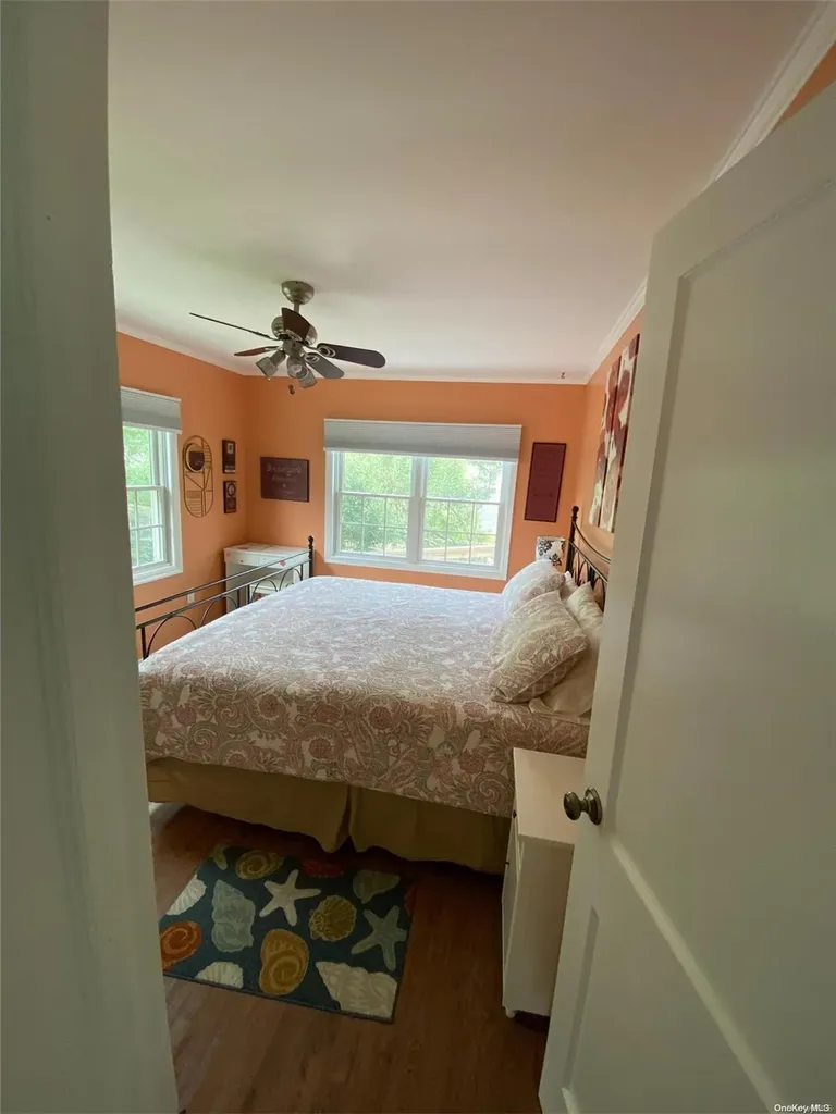 182 Cottage Walk Ocean Beach NY 11770