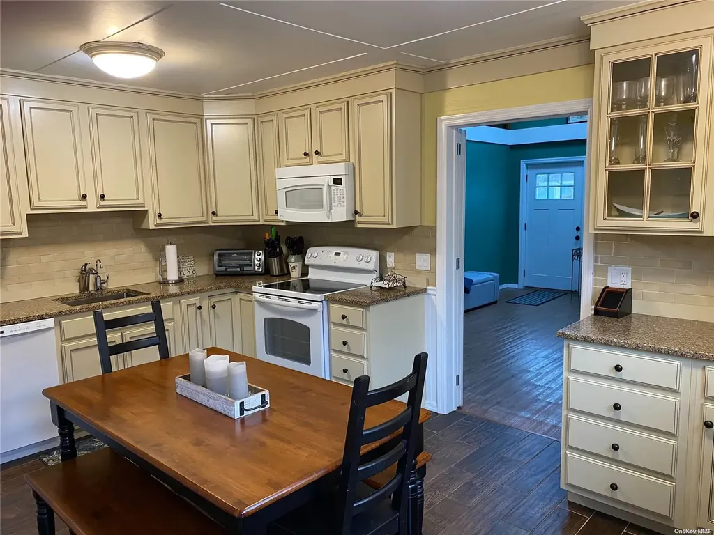 182 Cottage Walk Ocean Beach NY 11770