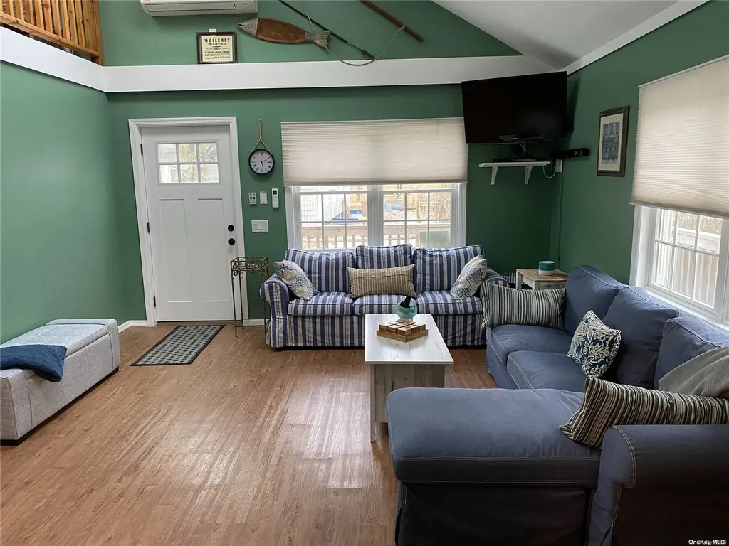 182 Cottage Walk Ocean Beach NY 11770