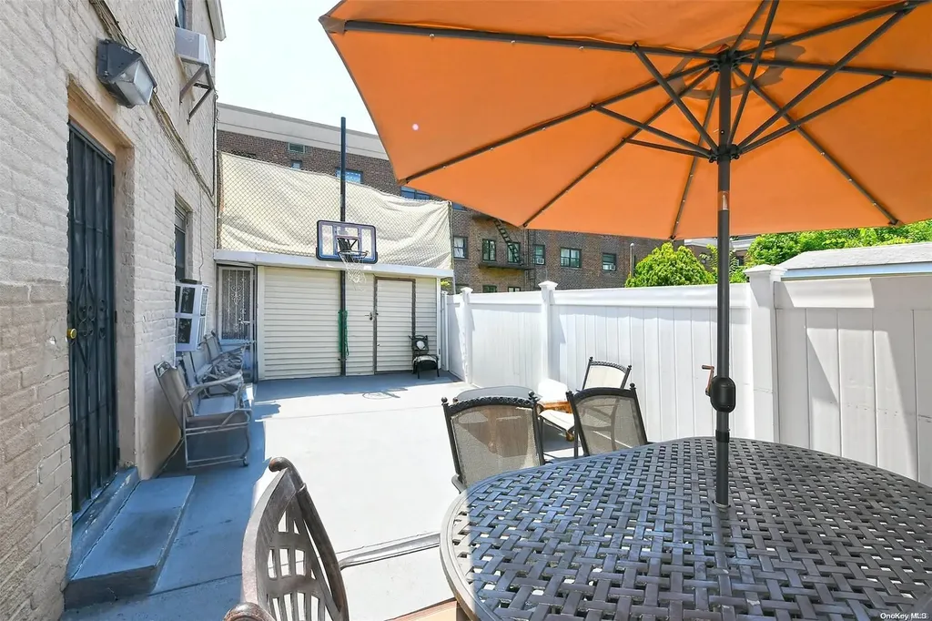 72-08 150th Street Flushing NY 11367