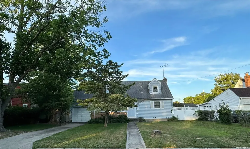 1059 Carll Drive Bay Shore NY 11706