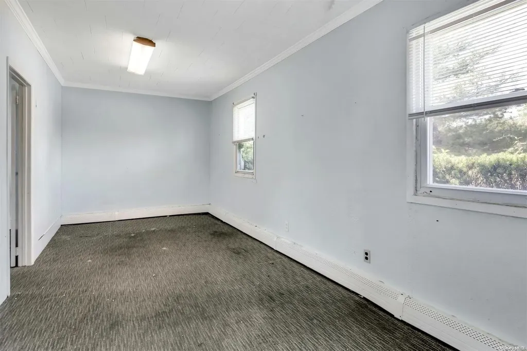 8 Scott Avenue Deer Park NY 11729
