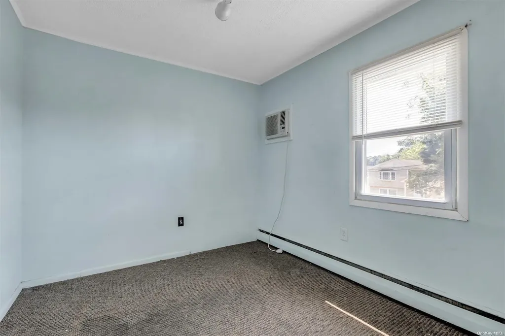 8 Scott Avenue Deer Park NY 11729