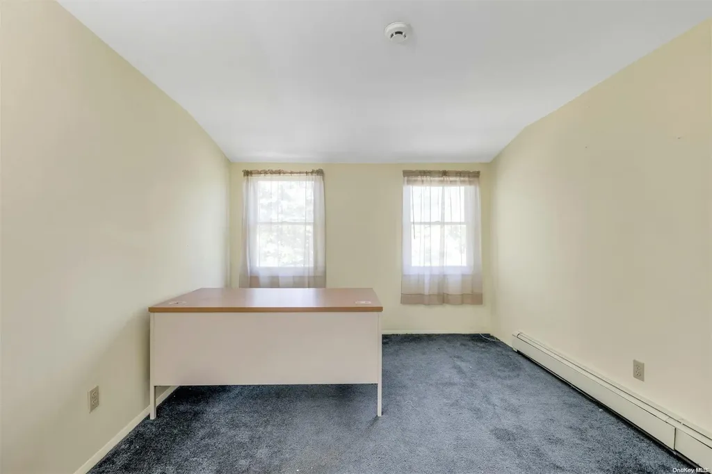 8 Scott Avenue Deer Park NY 11729
