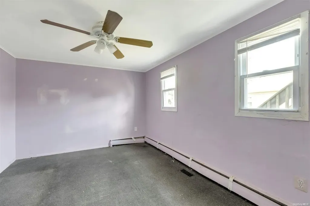 8 Scott Avenue Deer Park NY 11729
