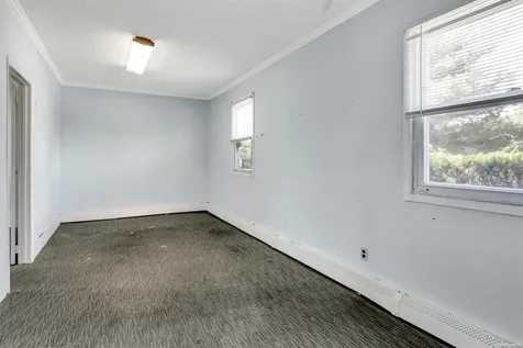 8 Scott Avenue Deer Park NY 11729