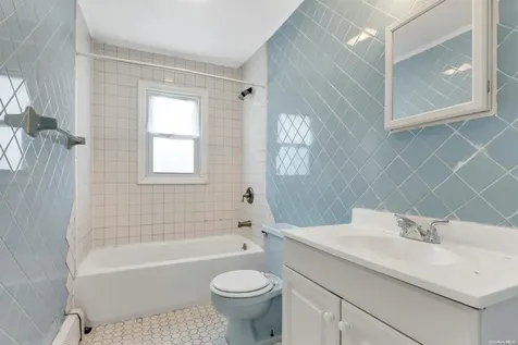 8 Scott Avenue Deer Park NY 11729