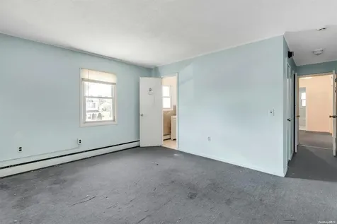 8 Scott Avenue Deer Park NY 11729