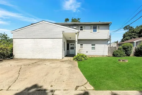 8 Scott Avenue Deer Park NY 11729