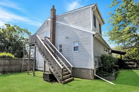 8 Scott Avenue Deer Park NY 11729