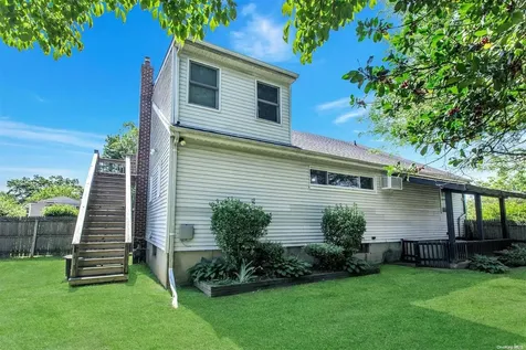 8 Scott Avenue Deer Park NY 11729