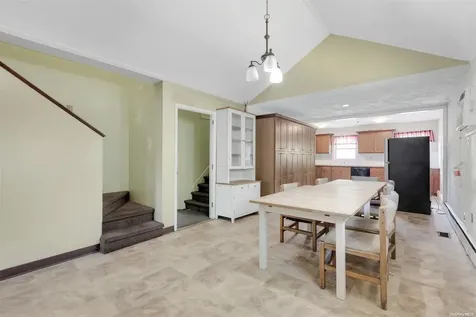 8 Scott Avenue Deer Park NY 11729