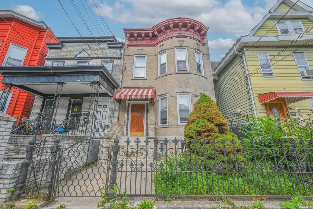 102 Shepherd Avenue Brooklyn NY 11208