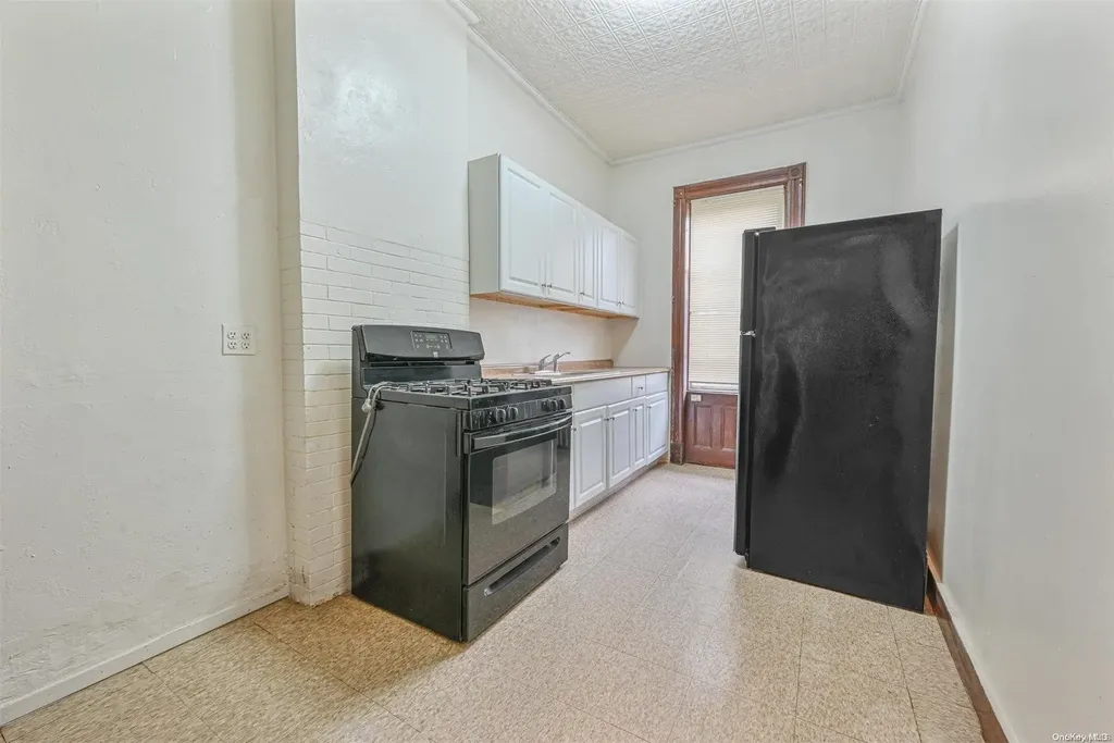 102 Shepherd Avenue Brooklyn NY 11208