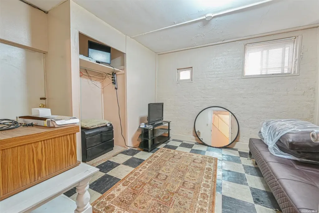 102 Shepherd Avenue Brooklyn NY 11208