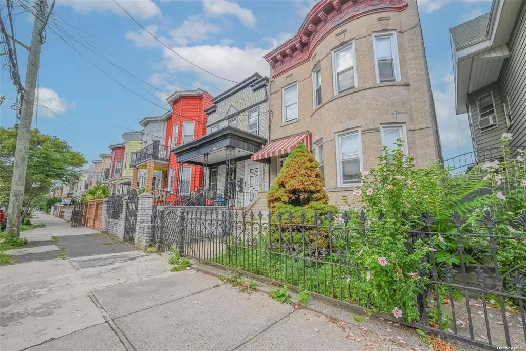 102 Shepherd Avenue Brooklyn NY 11208