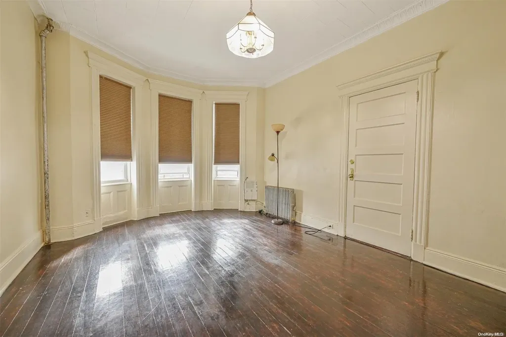 102 Shepherd Avenue Brooklyn NY 11208