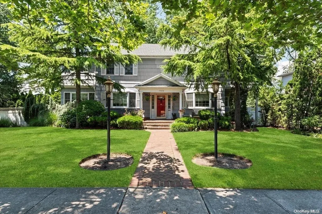 1504 Hewlett Avenue Hewlett NY 11557