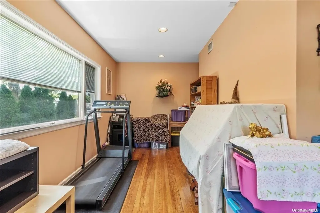 1504 Hewlett Avenue Hewlett NY 11557