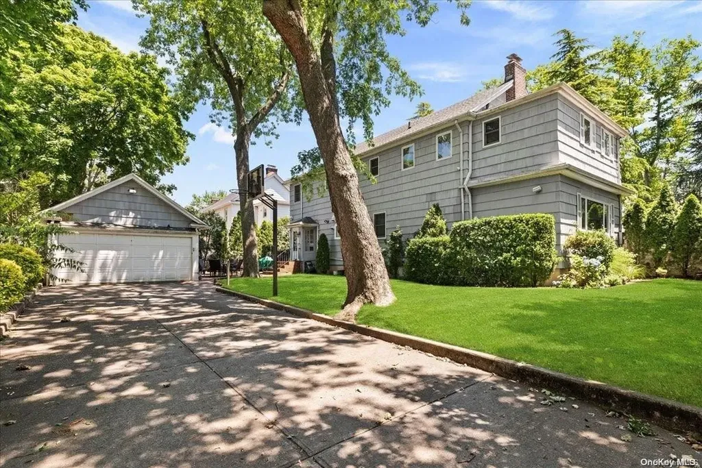 1504 Hewlett Avenue Hewlett NY 11557