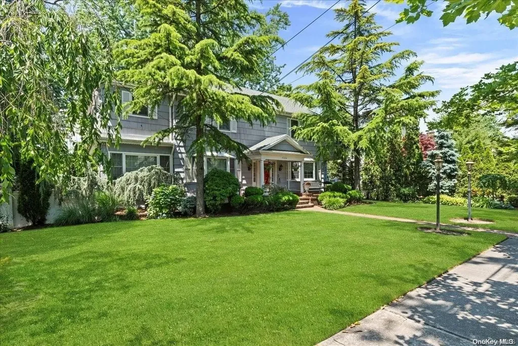 1504 Hewlett Avenue Hewlett NY 11557
