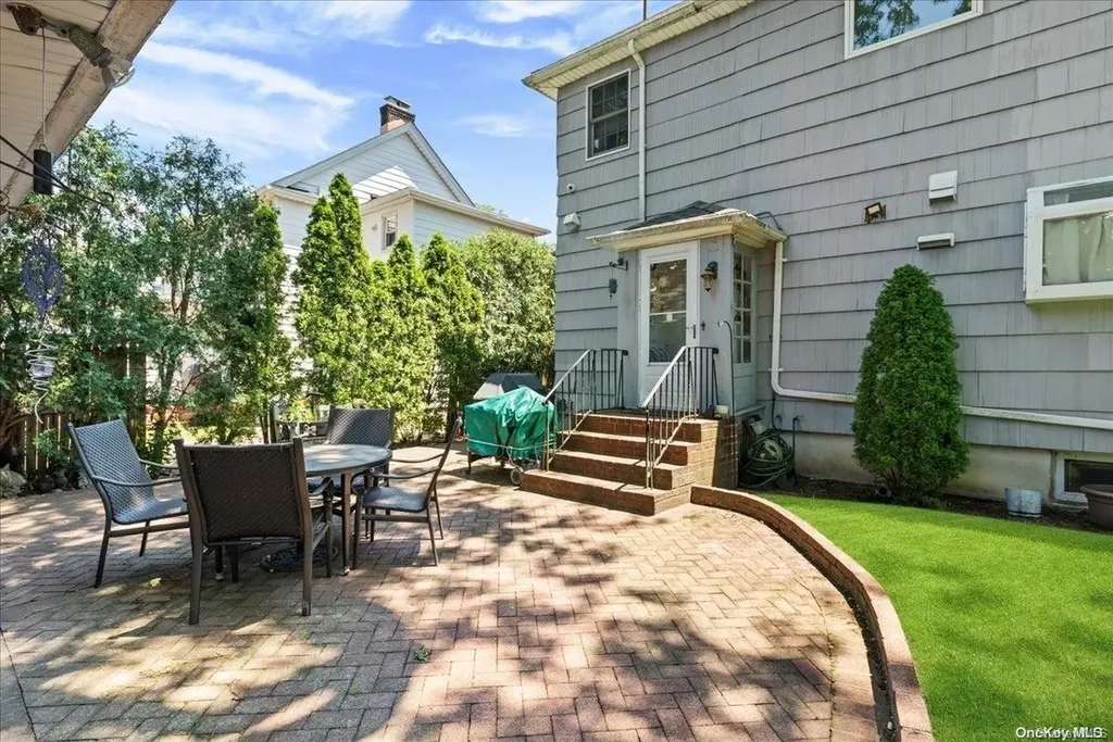 1504 Hewlett Avenue Hewlett NY 11557