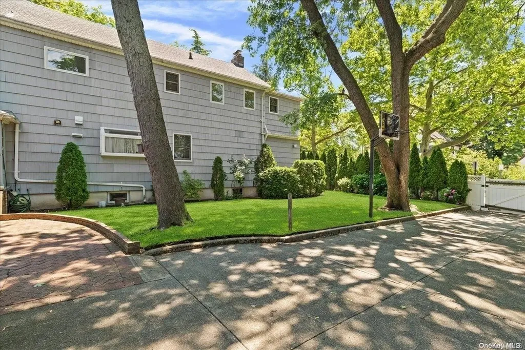 1504 Hewlett Avenue Hewlett NY 11557