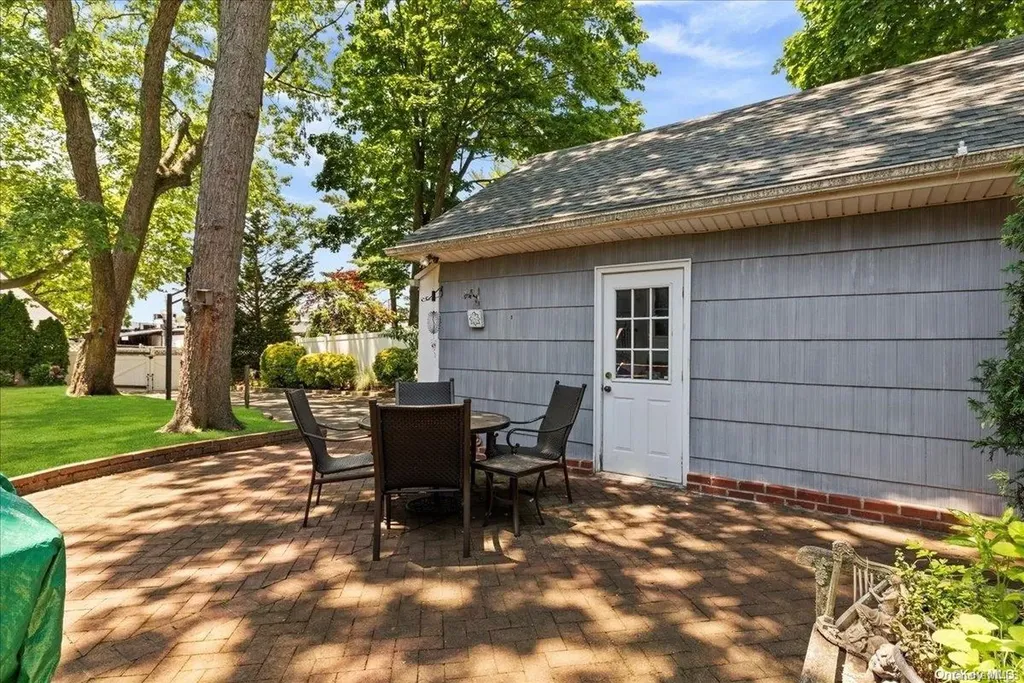 1504 Hewlett Avenue Hewlett NY 11557