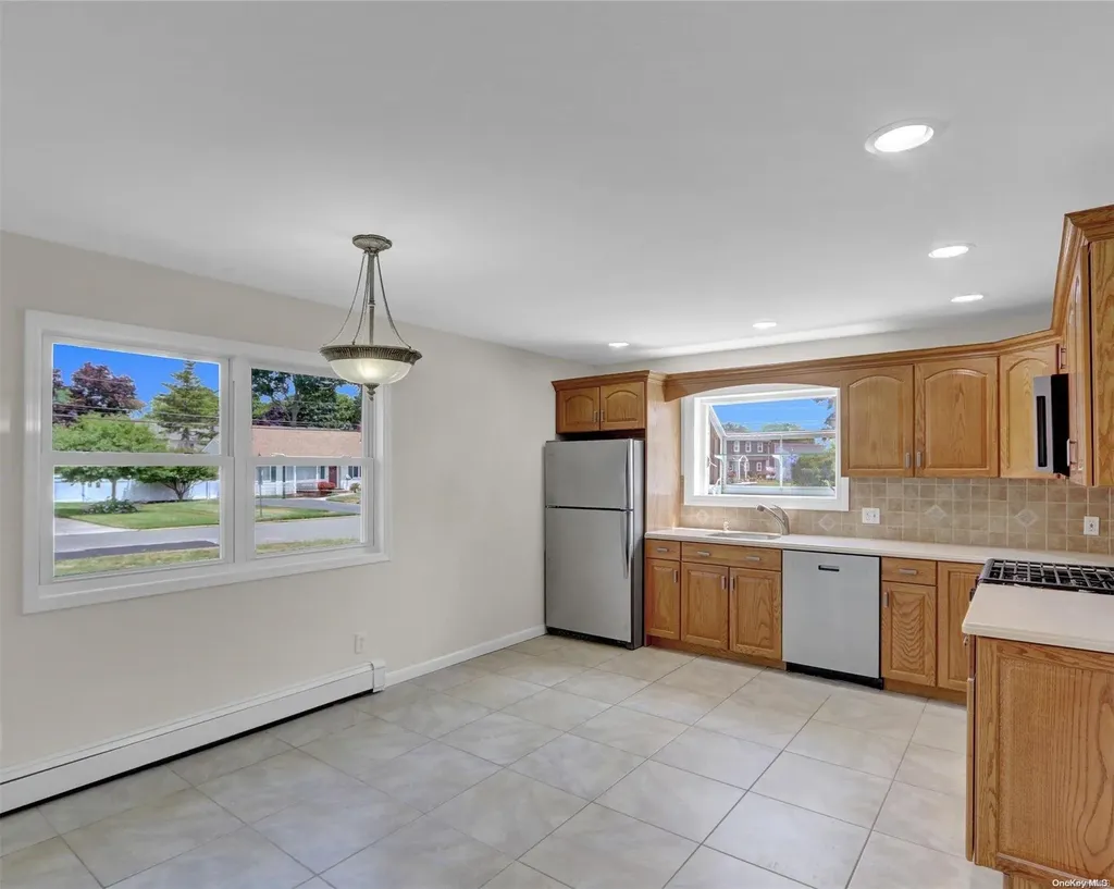 274 Curtin Avenue West Islip NY 11795