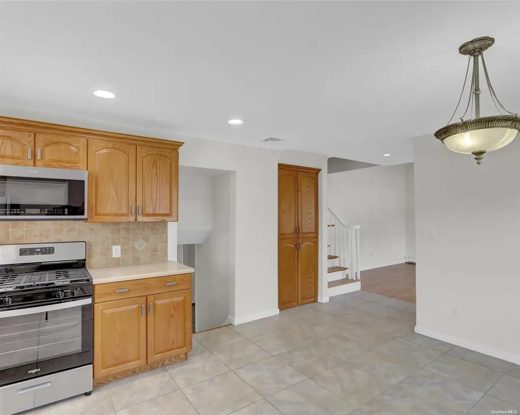 274 Curtin Avenue West Islip NY 11795