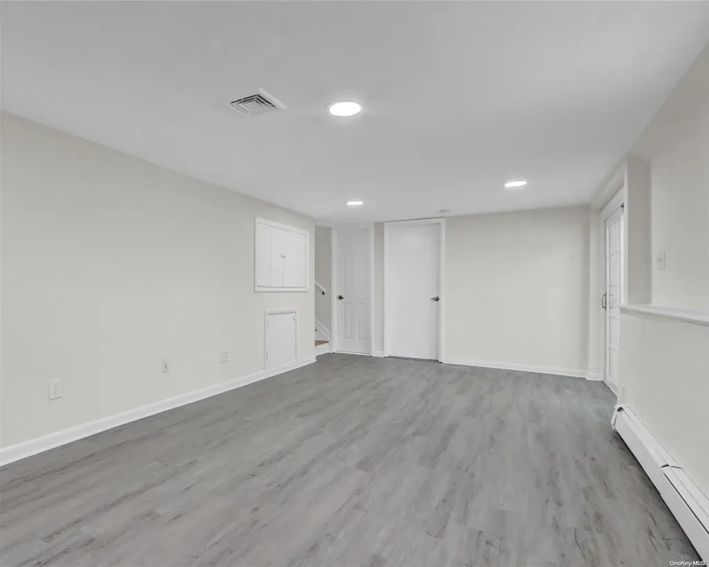 274 Curtin Avenue West Islip NY 11795