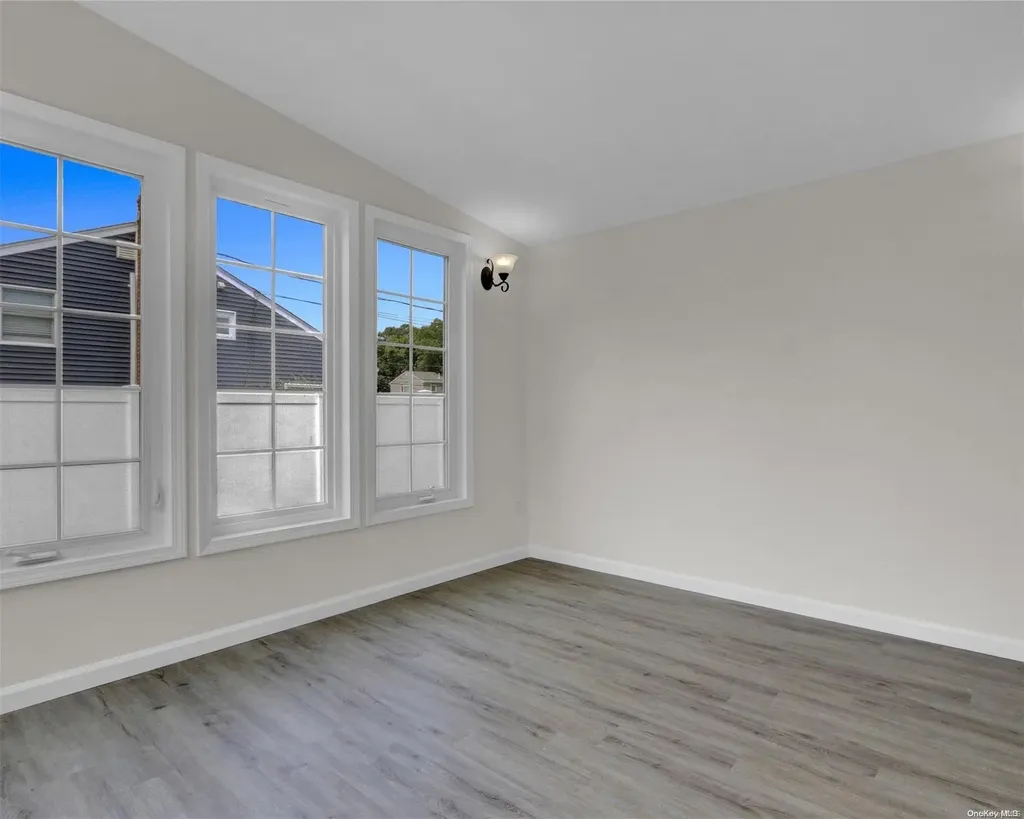 274 Curtin Avenue West Islip NY 11795