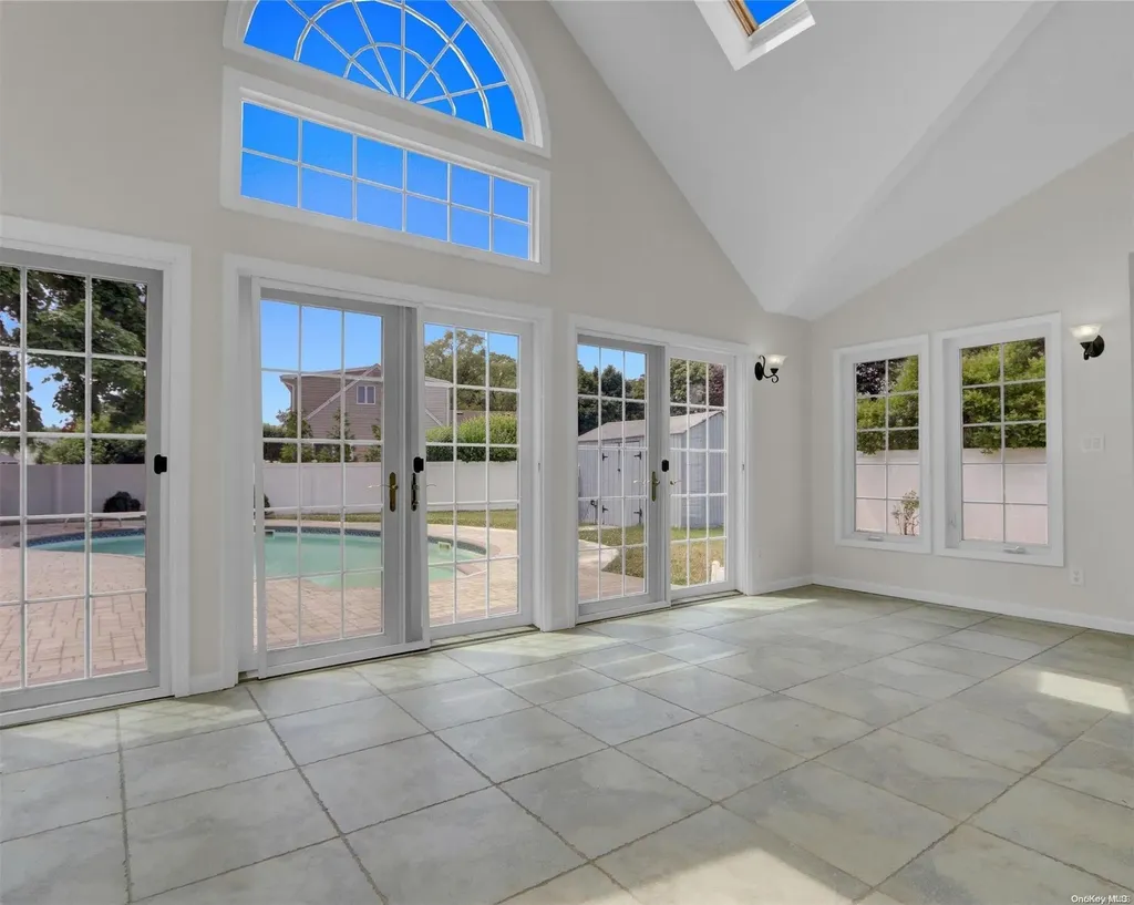 274 Curtin Avenue West Islip NY 11795