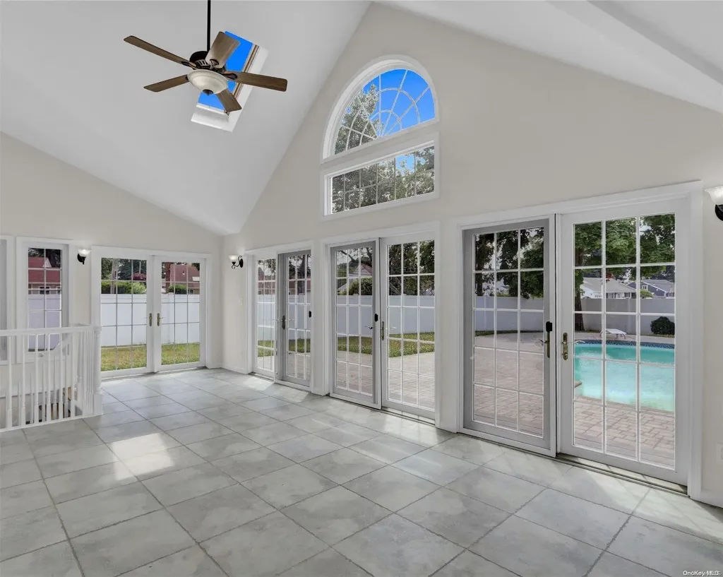 274 Curtin Avenue West Islip NY 11795