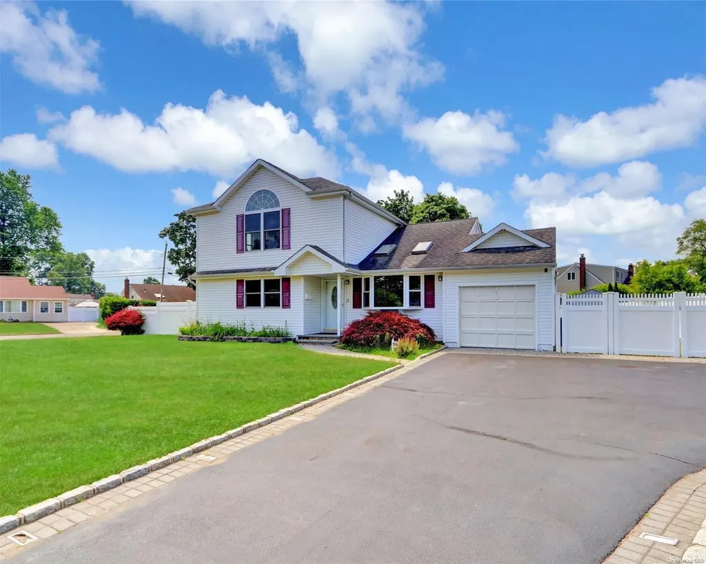 274 Curtin Avenue West Islip NY 11795