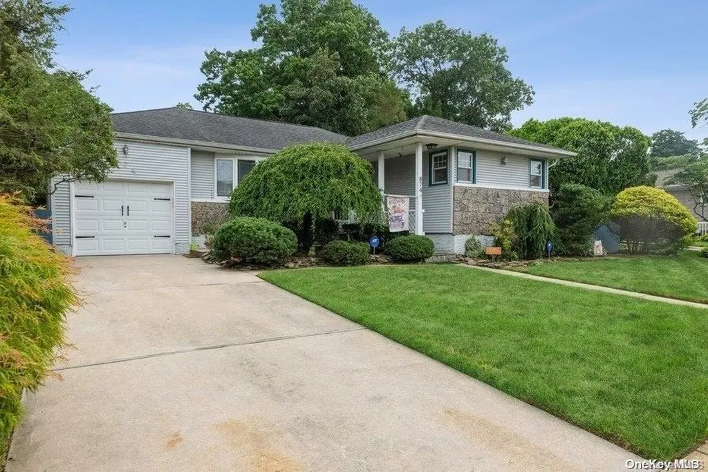 874 Leeds Drive North Bellmore NY 11710