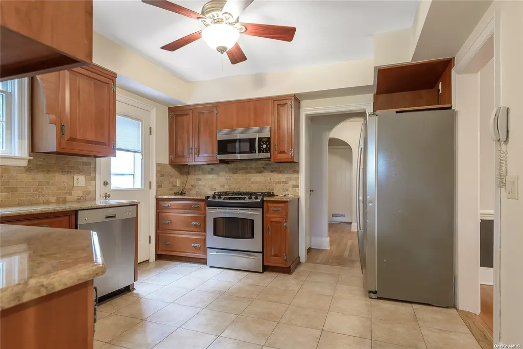 47 Shoreview Road Manhasset NY 11030