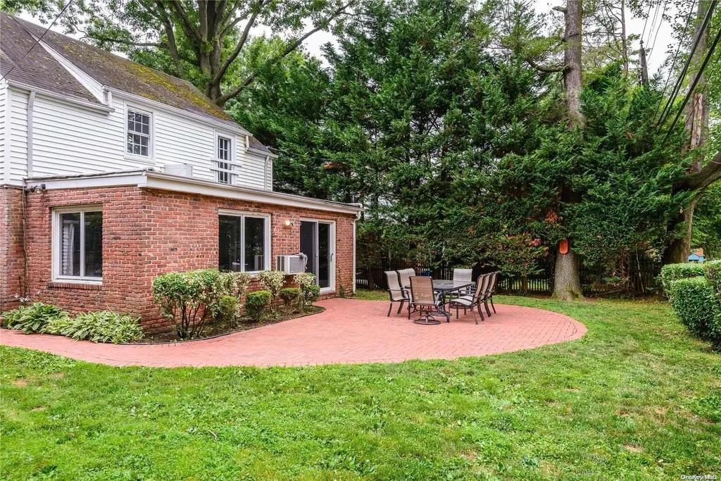 47 Shoreview Road Manhasset NY 11030
