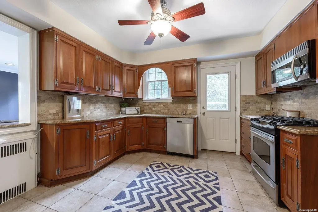 47 Shoreview Road Manhasset NY 11030