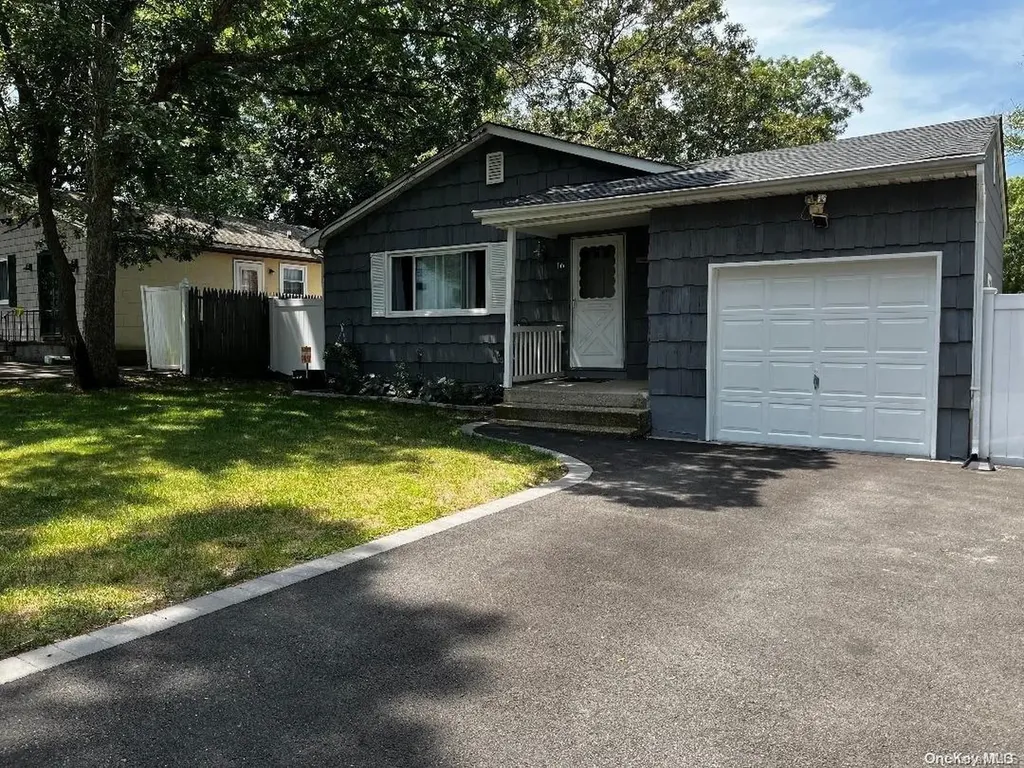16 Wilson Avenue Selden NY 11784